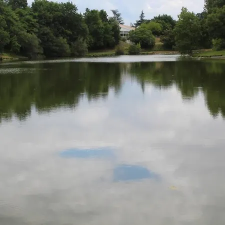 Du Lac-monflanquin Rdc * مونفلاكين