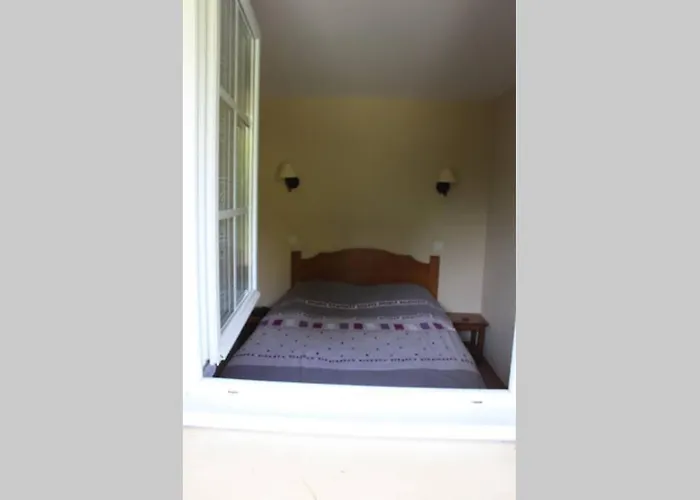 Du Lac-monflanquin Rdc * Монфланкен